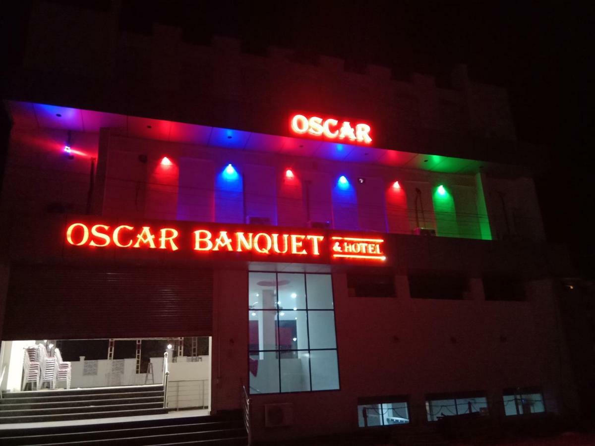 Oscar Banquet And Hotel Kalka Bagian luar foto